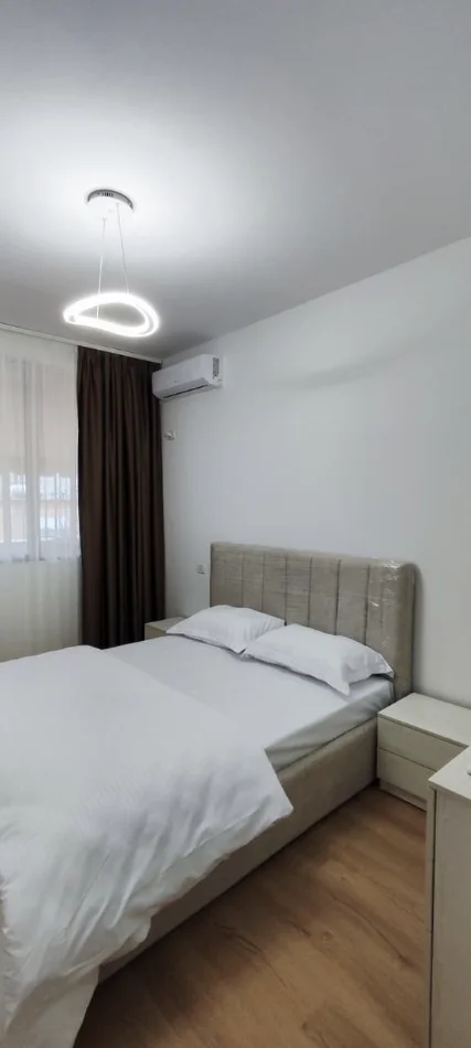 Tirane, jepet me qera apartament 1+1 Kati 5, 85 m² 700 € (Rruga Islam Alla tek mulliri, Rruga Kavajes)