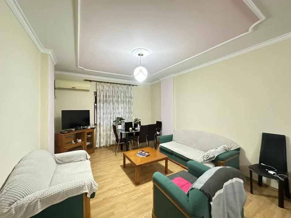 Tirane, jepet me qera apartament 2+1 Kati 2, (jordan misja)