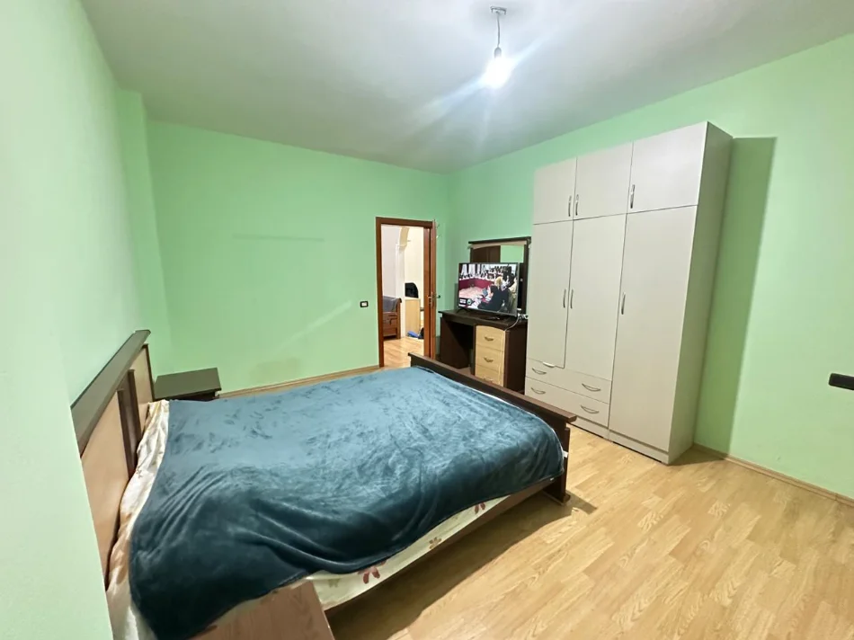 Tirane, jepet me qera apartament 2+1 Kati 2, (jordan misja)
