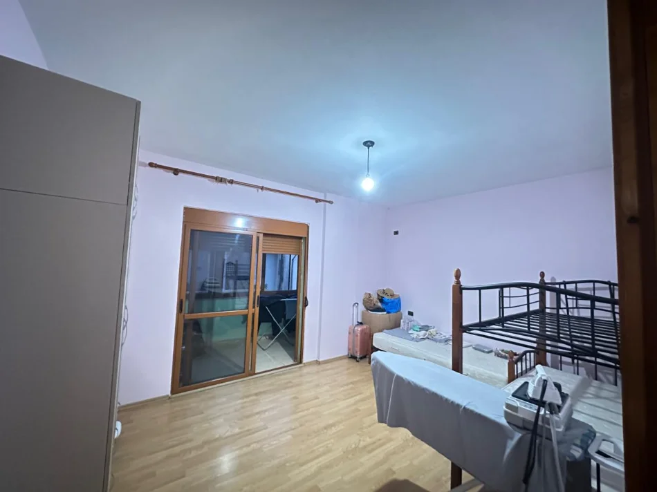 Tirane, jepet me qera apartament 2+1 Kati 2, (jordan misja)