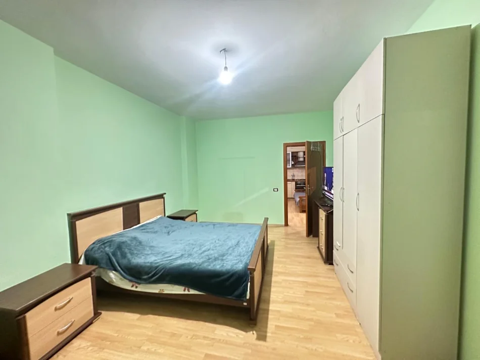 Tirane, jepet me qera apartament 2+1 Kati 2, (jordan misja)