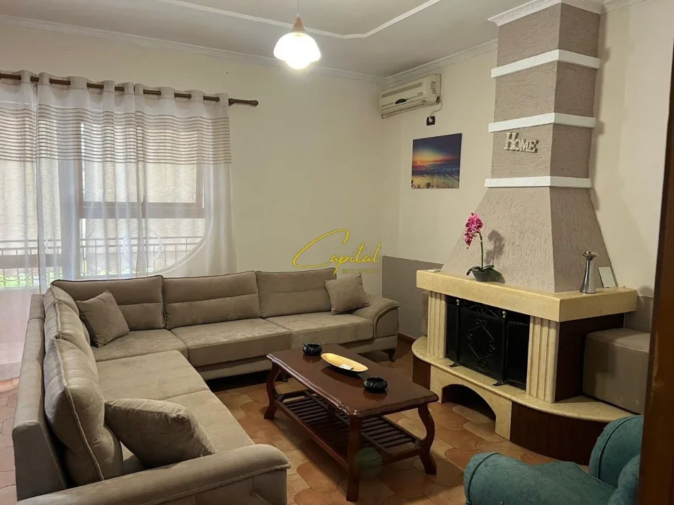 Tirane, jepet me qera apartament 2+1 Kati 4, 80 m² 700 € (ISH BLLOKU)