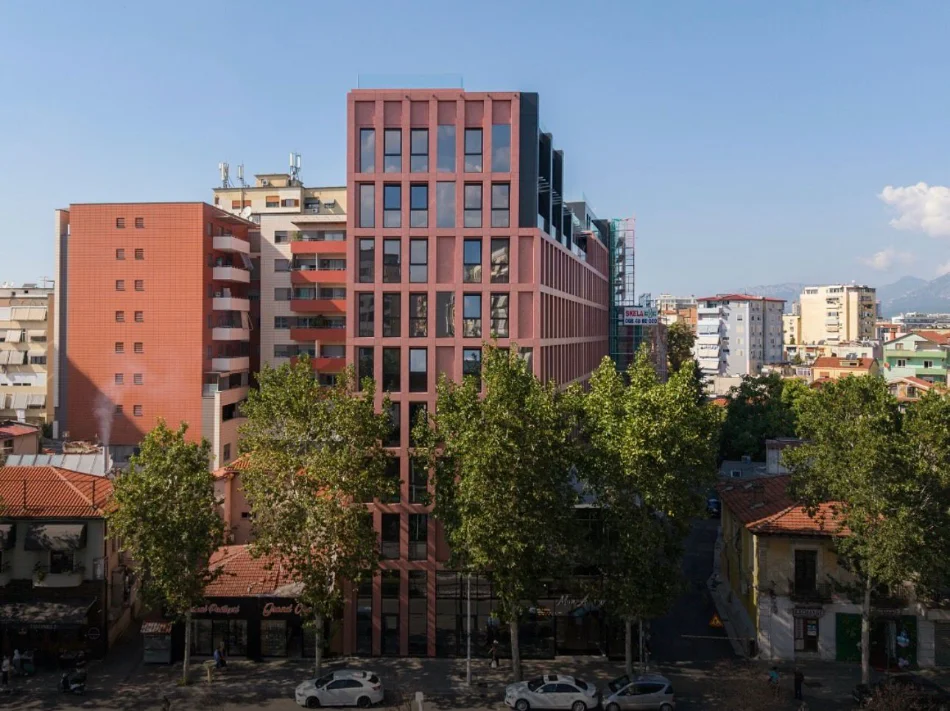 Tirane, jepet me qera zyre Kati 7, 261 m² 6.500 € (QENDER)