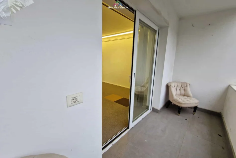 Tirane, jepet me qera zyre Kati 2, 130 m² 1.420 € (rruga durresit)
