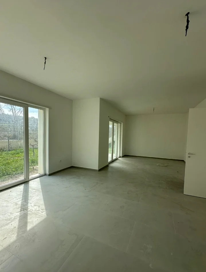 Tirane, shitet Vile , 353 m² 1.050.000 € (teg)