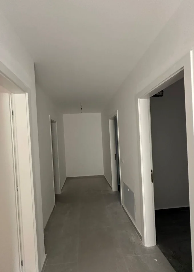 Tirane, shitet Vile , 353 m² 1.050.000 € (teg)