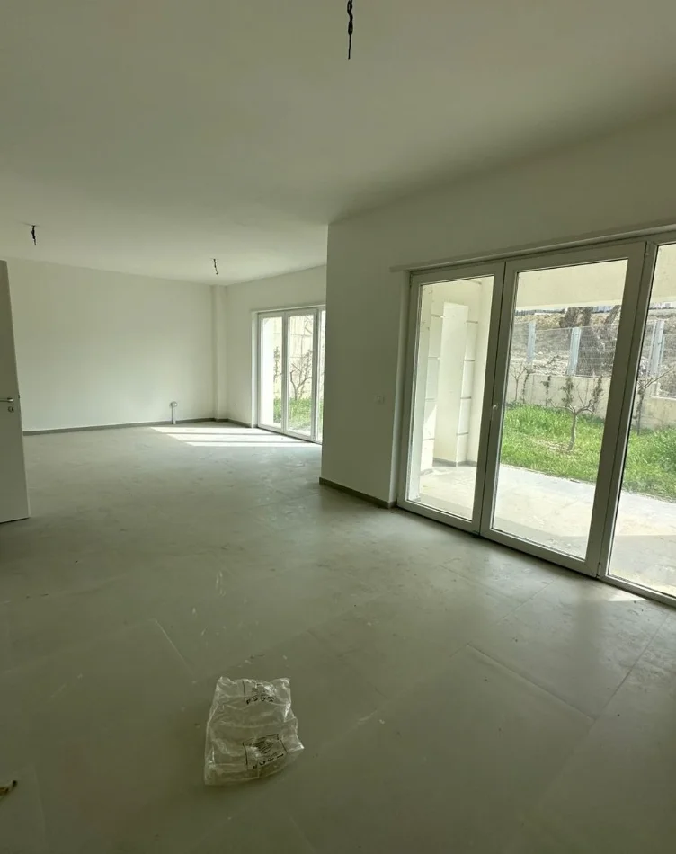 Tirane, shitet Vile , 353 m² 1.050.000 € (teg)