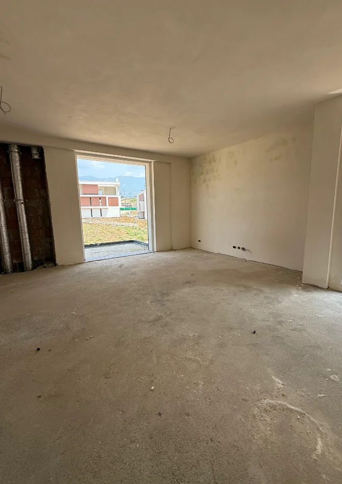 Tirane, shitet apartament 2+1+Ballkon , 145 m² 317.000 € (teg)