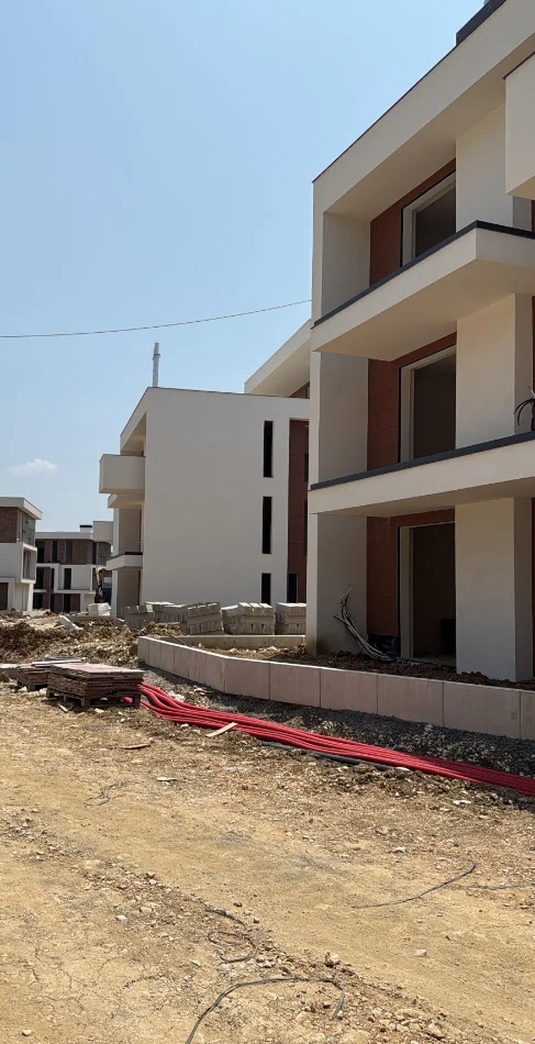 Tirane, shitet apartament 2+1+Ballkon , 145 m² 317.000 € (teg)