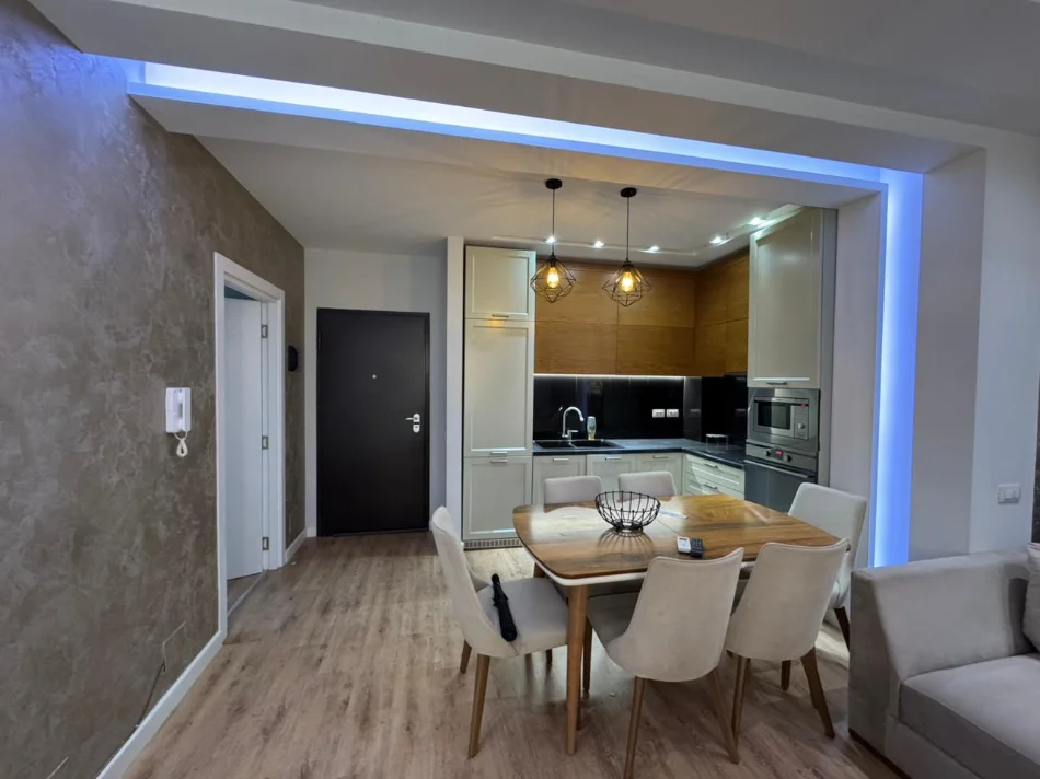 Tirane, jepet me qera apartament 2+1+Ballkon Kati 5, 105 m² 800 € (Rr: Bill Klinton)