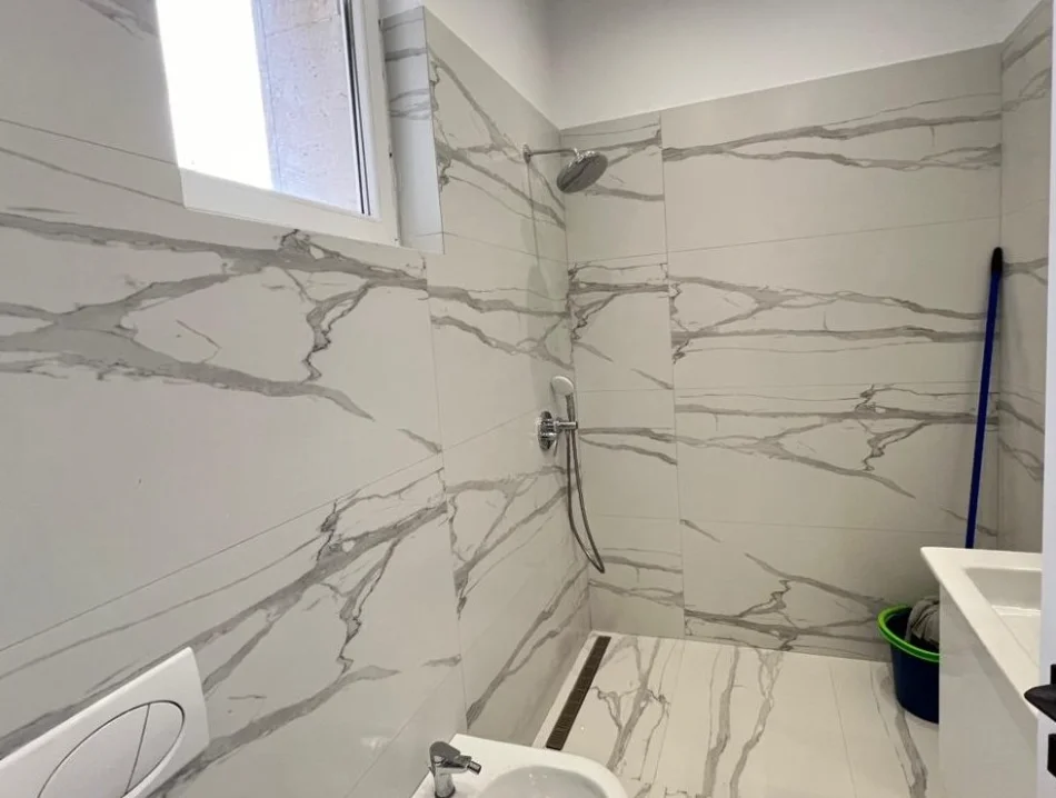 shitet 4+1 , 520 m²
