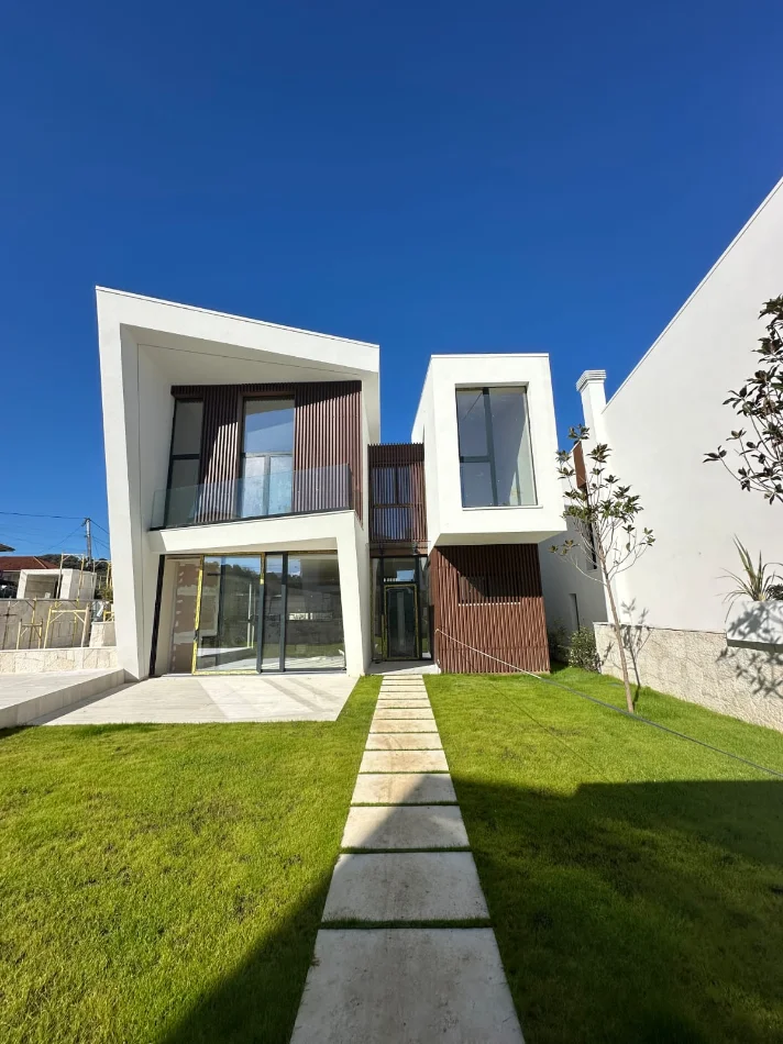 Tirane, shitet Vile 2 Katshe Kati 2, 470 m² 780.000 € (TEG)