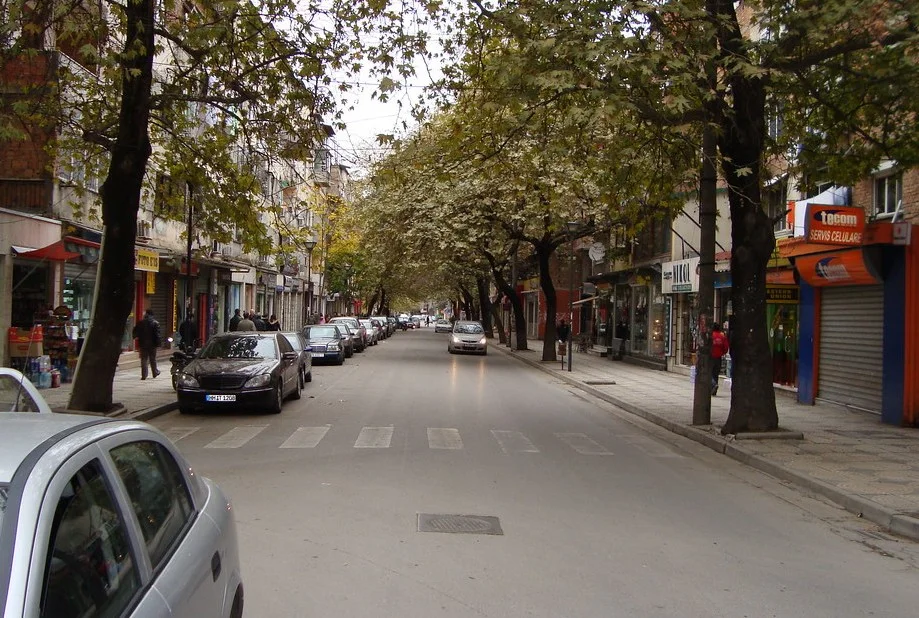 Tirane, shitet Vile 3+1+Ballkon , 420 m² 1.000.000 € (farke)