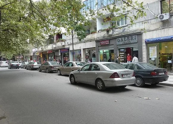 Tirane, shitet Vile 3+1+Ballkon , 420 m² 1.000.000 € (farke)