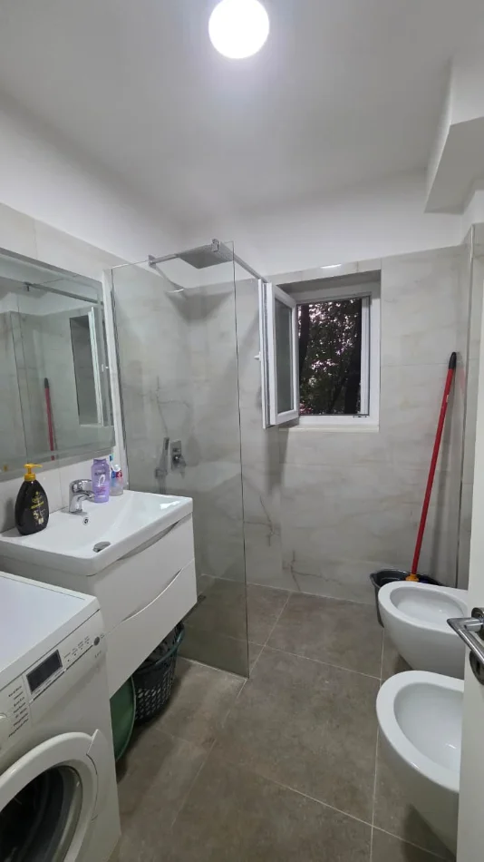 Shitet Apartament 1+1 - Rruga e Elbasanit