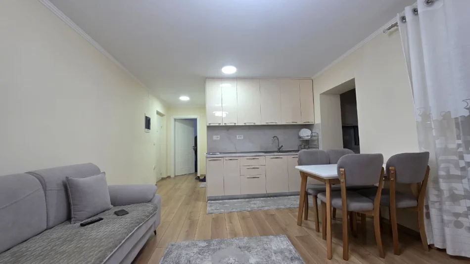 Shitet Apartament 1+1 - Rruga e Elbasanit