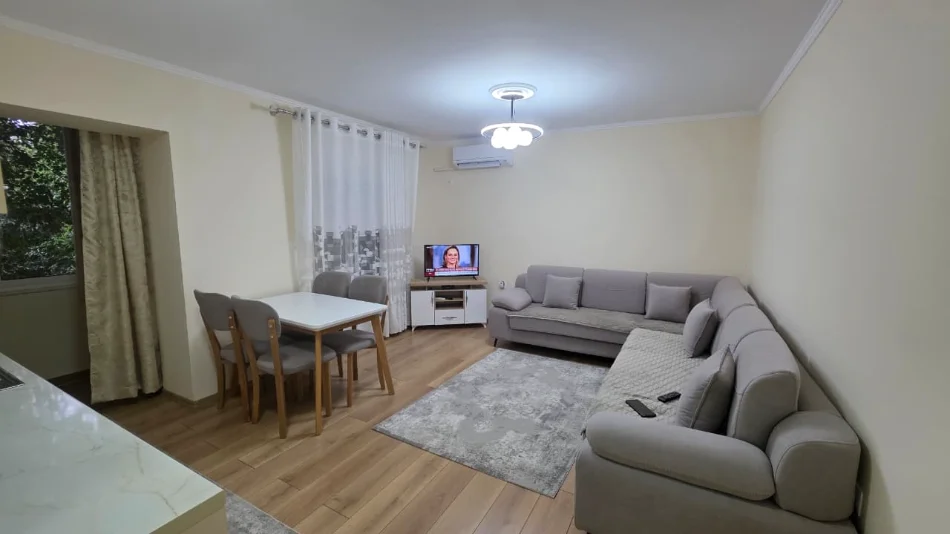 Shitet Apartament 1+1 - Rruga e Elbasanit