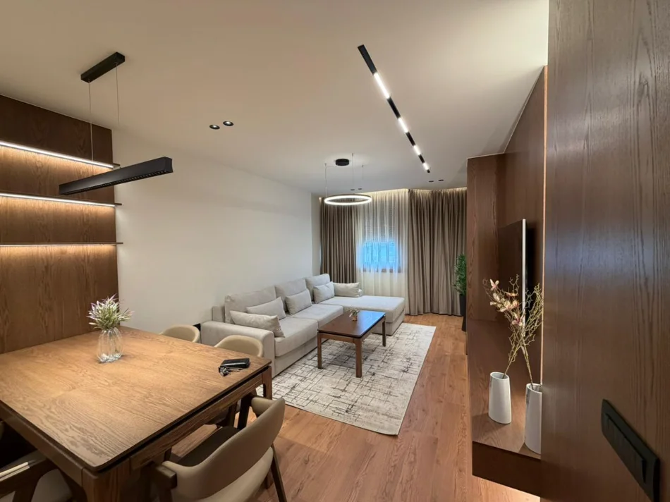 Tirane, jepet me qera apartament 1+1 Kati 6, 65 m² 1.200 € (stadiumi dinamo)