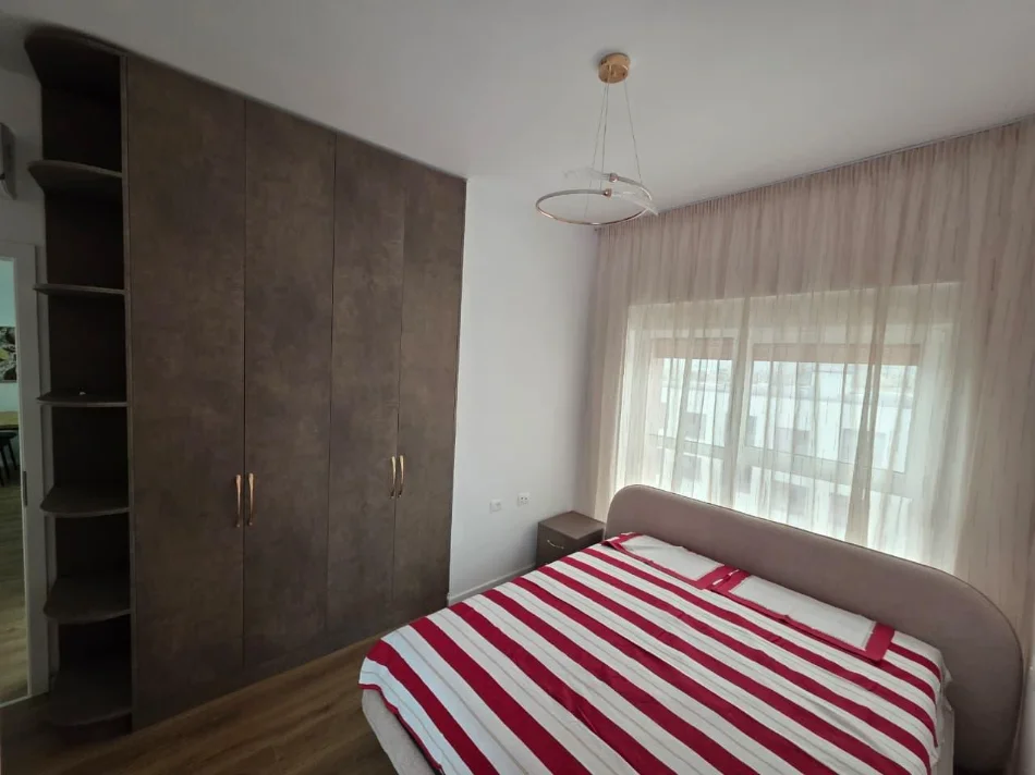 Tirane, jepet me qera apartament 2+1 Kati 8, 75 m² 520 € (ALI DEMI)