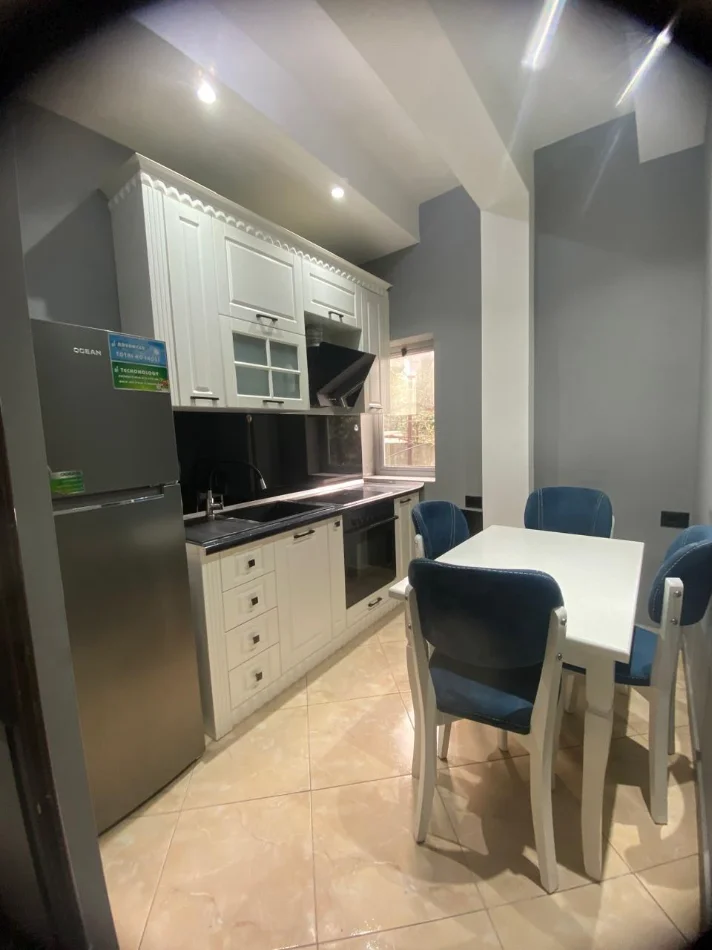 Tirane, jepet me qera apartament 2+1 Kati 1, 100 m² 100 € (Kamez)