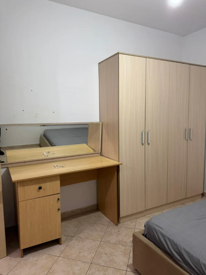 Tirane, jepet me qera apartament 1+1 Kati 2, 55 m² 500 € (Komuna Parisit)