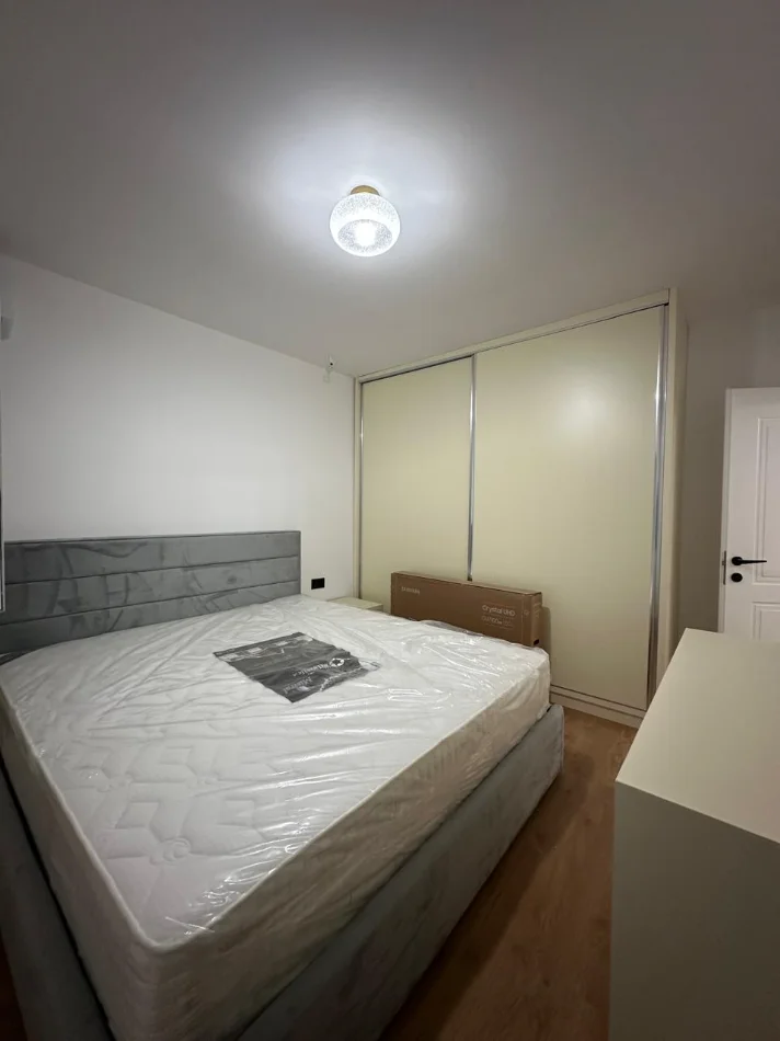 Tirane, jepet me qera apartament 1+1 Kati 3, 60 m² 500 € (RRUGA IRFAN TOMINI)