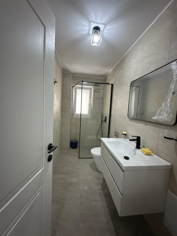 Tirane, jepet me qera apartament 1+1 Kati 3, 60 m² 500 € (RRUGA IRFAN TOMINI)