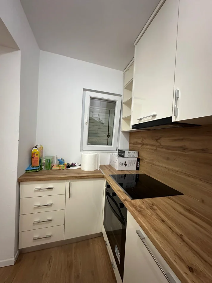 Tirane, jepet me qera apartament 1+1 Kati 3, 60 m² 500 € (RRUGA IRFAN TOMINI)