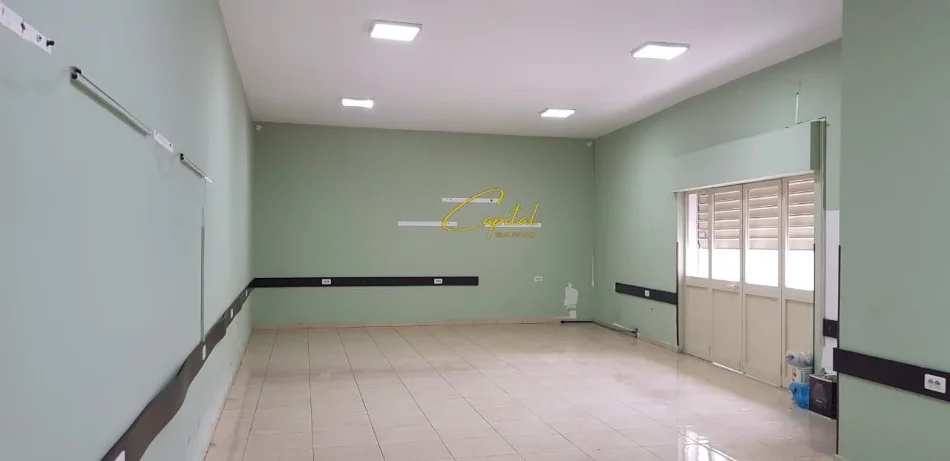 Tirane, jepet me qera ambjent biznesi Kati 0, 100 m² 1.000 € (RRUGA BARDHYL)