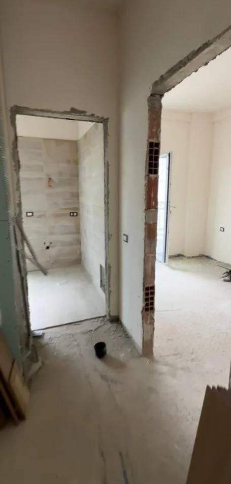 Tirane, shitet apartament 1+1 Kati 2, 77 m² 120.000 € 