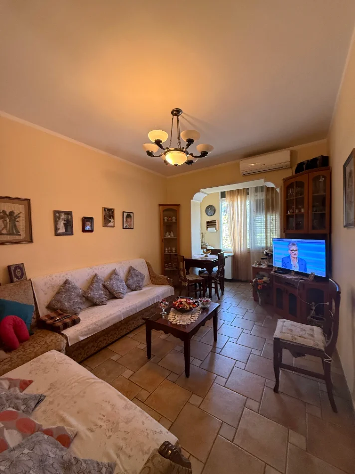 Tirane, shitet apartament 1+1 Kati 2, 53 m² 150.000 € (RRUGA BARDHYL)