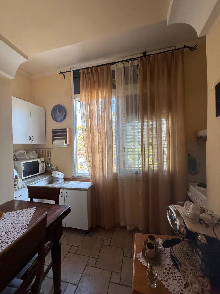 Tirane, shitet apartament 1+1 Kati 2, 53 m² 150.000 € (RRUGA BARDHYL)
