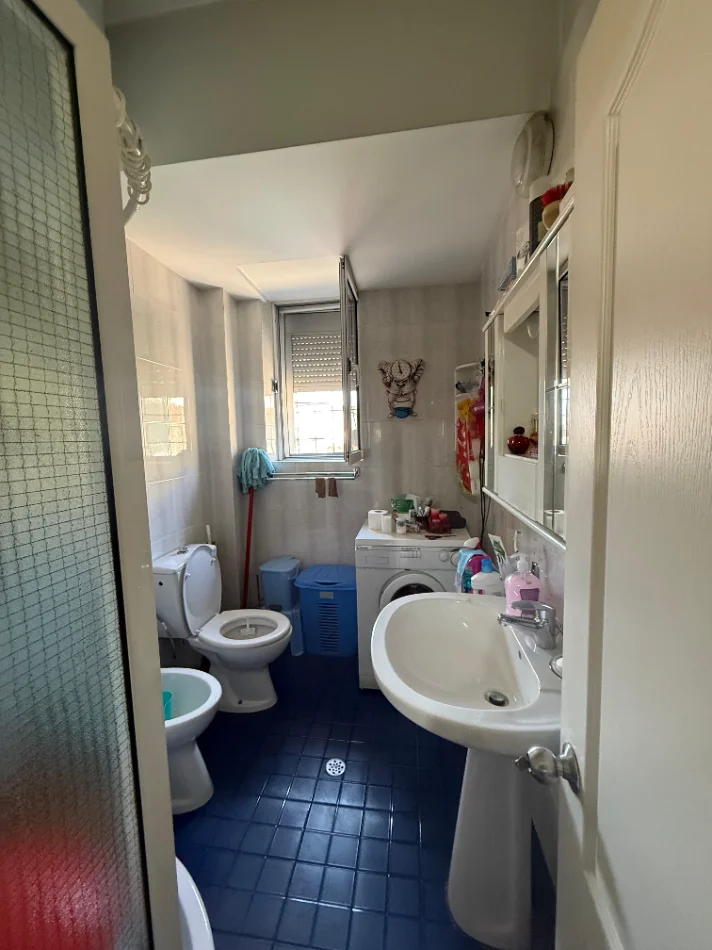 Tirane, shitet apartament 1+1 Kati 2, 53 m² 150.000 € (RRUGA BARDHYL)