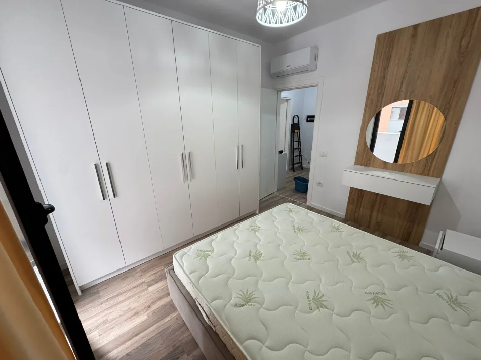 Tirane, jepet me qera apartament 1+1 Kati 4, (ASTIR)