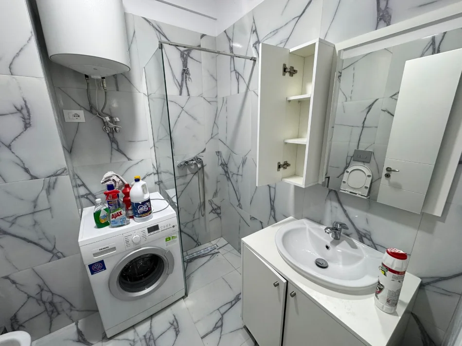 Tirane, jepet me qera apartament 1+1 Kati 4, (ASTIR)