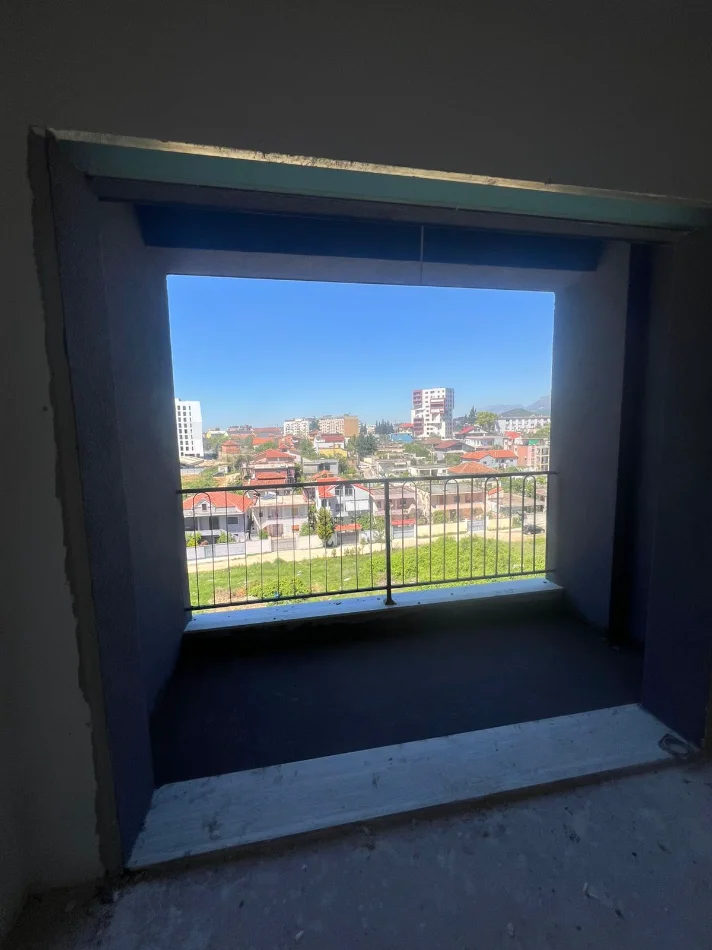 Tirane, shitet apartament 3+1+Ballkon Kati 2, 131 m² 203.000 € (Rrethi i Klanit)
