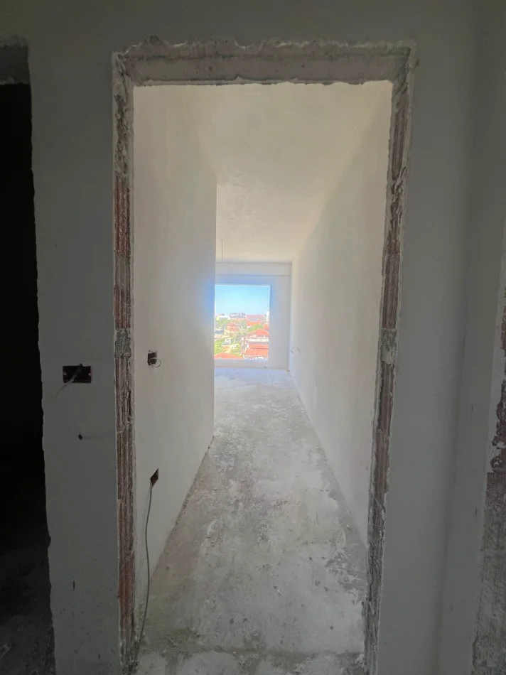 Tirane, shitet apartament 3+1+Ballkon Kati 2, 131 m² 203.000 € (Rrethi i Klanit)