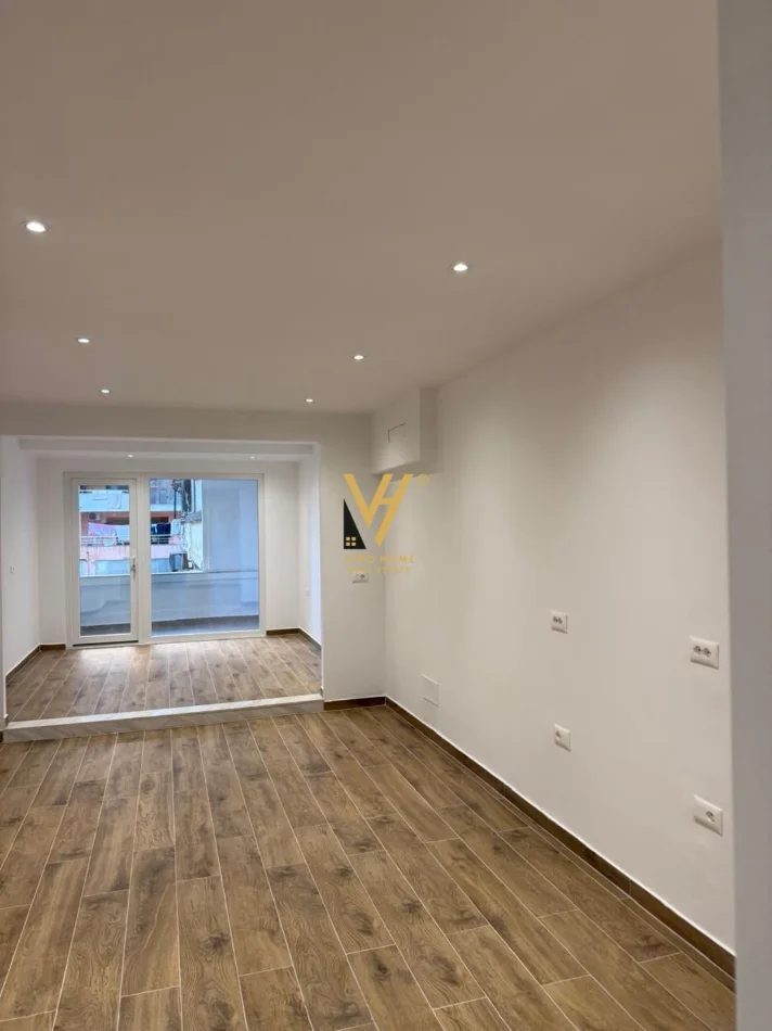 Tirane, shitet ambjent biznesi Kati 1, 55 m² 143.000 € (STACIONI I TRENIT)