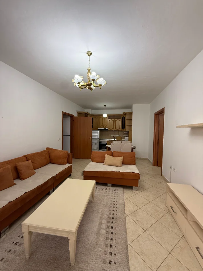 Tirane, jepet me qera apartament 3+1 Kati 5, 120 m² 75.000LEKE (RRUGA PANORAMA)