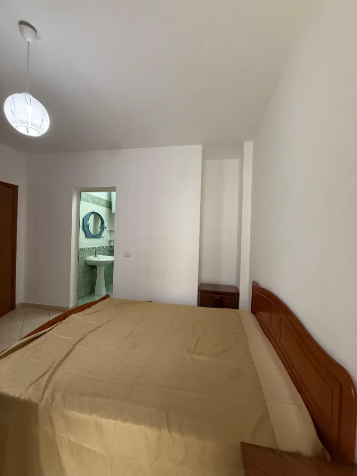 Tirane, jepet me qera apartament 3+1 Kati 5, 120 m² 75.000LEKE (RRUGA PANORAMA)