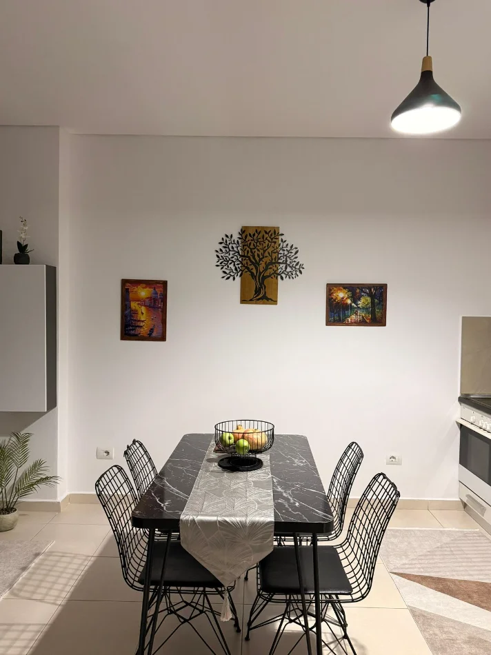 Tirane, jepet me qera apartament 1+1 Kati 5, (RRUGA E KAVAJES)