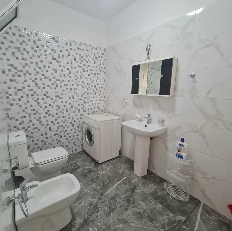Tirane, jepet me qera apartament 1+1 Kati 5, (RRUGA E KAVAJES)