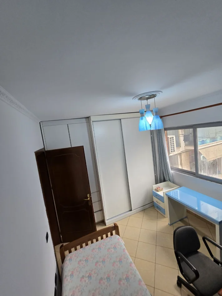 Tirane, jepet me qera apartament 2+1 Kati 2, 108 m² 500 € (bulevari bajram curri)
