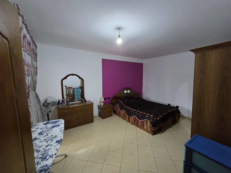 Tirane, jepet me qera apartament 2+1 Kati 2, 108 m² 500 € (bulevari bajram curri)