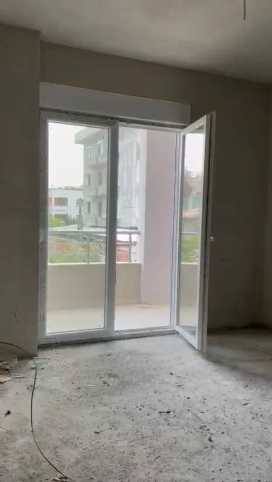 Durres, shitet apartament 3+1+Aneks+Ballkon Kati 1, 120 m² (Pranë Sigurimeve Shoqërore ose Zjarrëfikses)