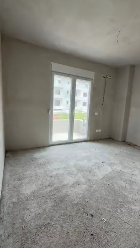 Durres, shitet apartament 3+1+Aneks+Ballkon Kati 1, 120 m² (Pranë Sigurimeve Shoqërore ose Zjarrëfikses)