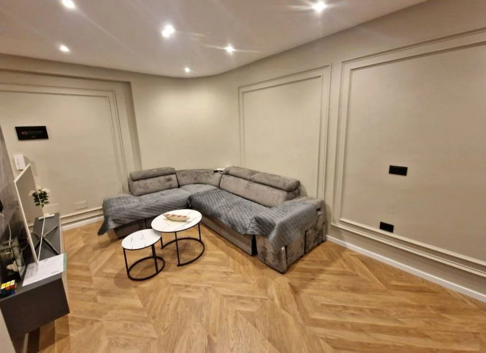 Tirane, jepet me qera apartament 1+1 Kati 1, 70 m² 650 € (Kodra e Diellit)