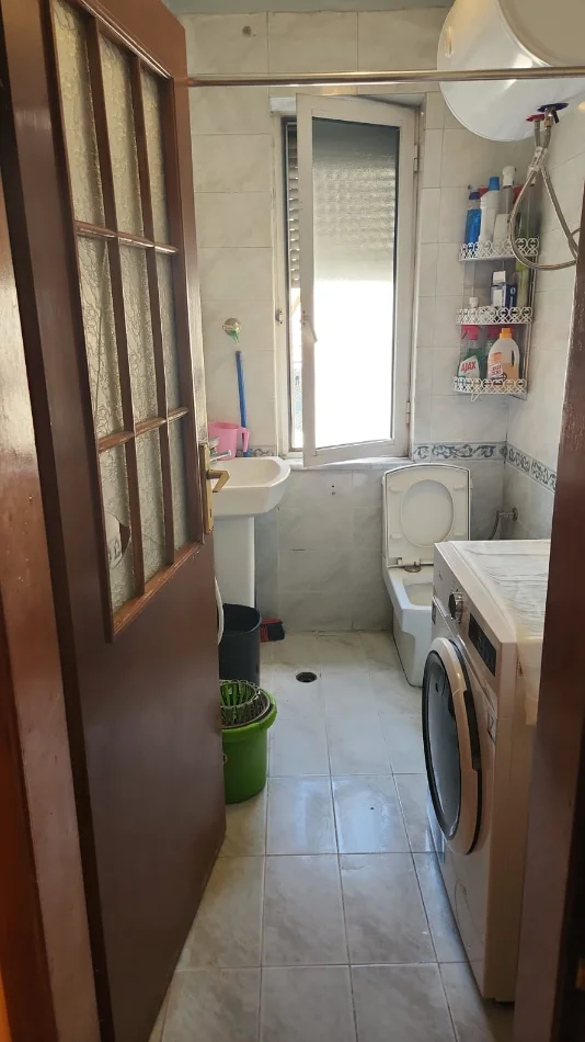Tirane, shitet apartament 2+1+Ballkon Kati 5, 56 m² 110.000 € (RRUGA FERIT XHAJKO)