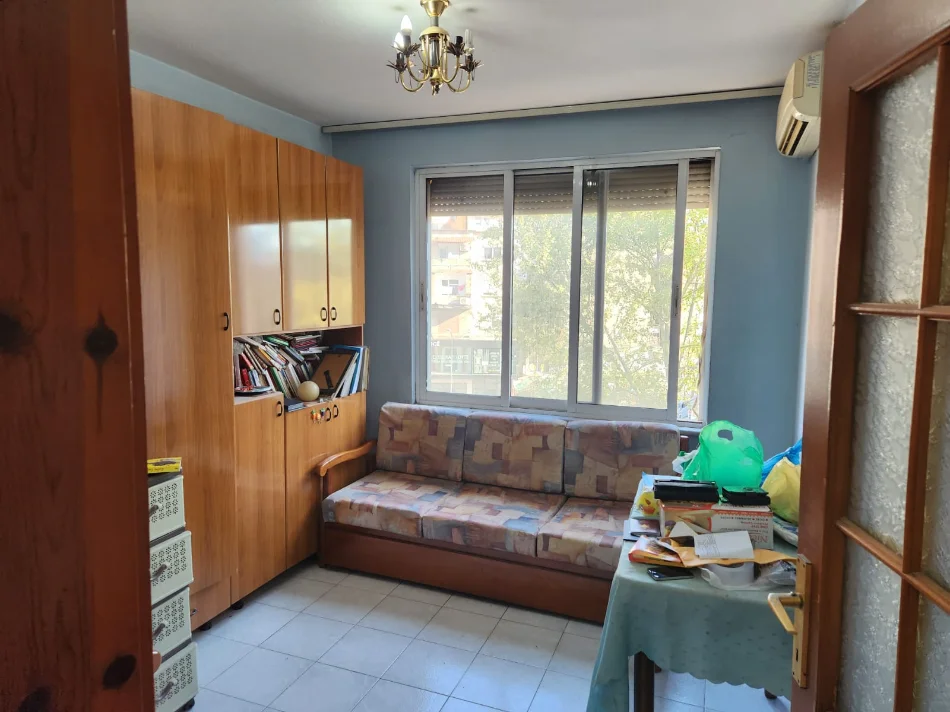 Tirane, shitet apartament 2+1+Ballkon Kati 5, 56 m² 110.000 € (RRUGA FERIT XHAJKO)