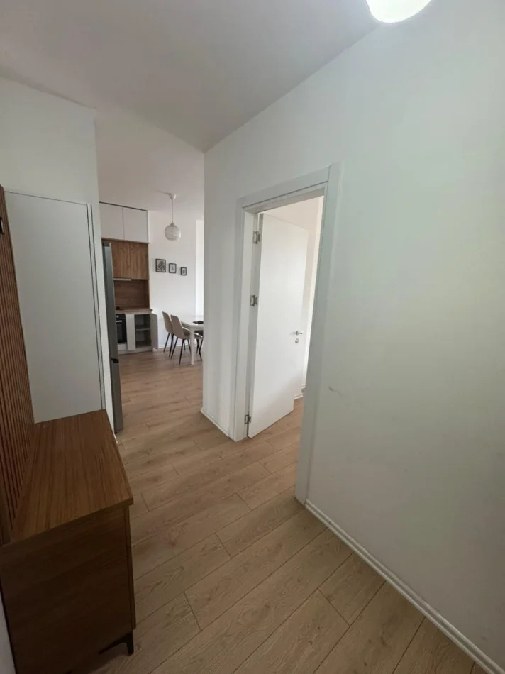 Tirane, jepet me qera apartament 2+1 Kati 4, 100 m² 500 € (GRAND GALLERY)